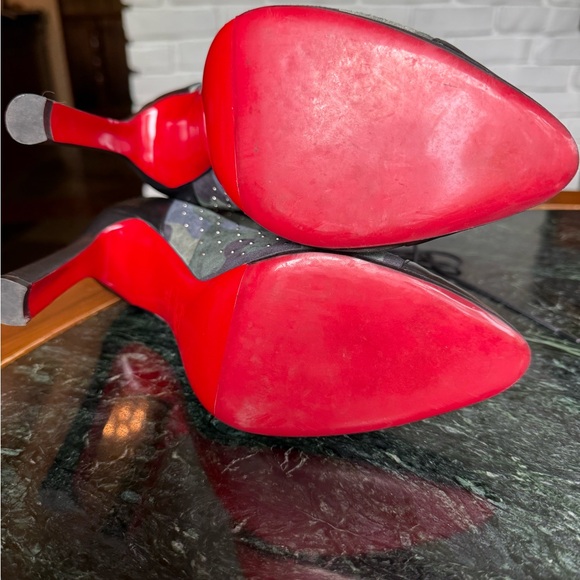 Christian Louboutin
Suede Camouflage Print Lace-Up Boots - Picture 10 of 11